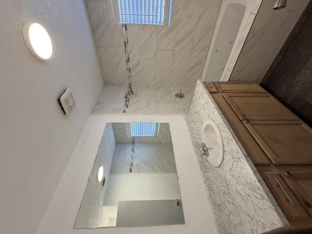 406 Anderson Dr - Photo 5 of 15