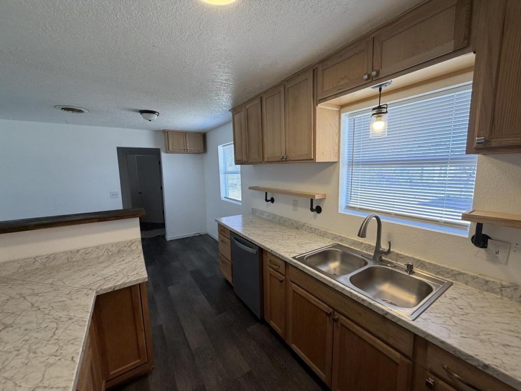 406 Anderson Dr - Photo 6 of 15