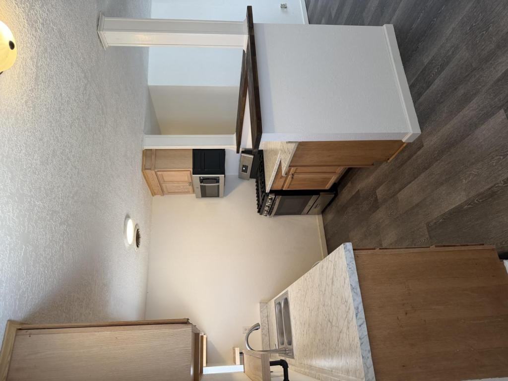 406 Anderson Dr - Photo 7 of 15