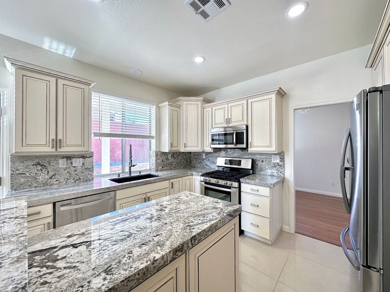 2245 Juniper Berry Dr - Photo 7 of 27