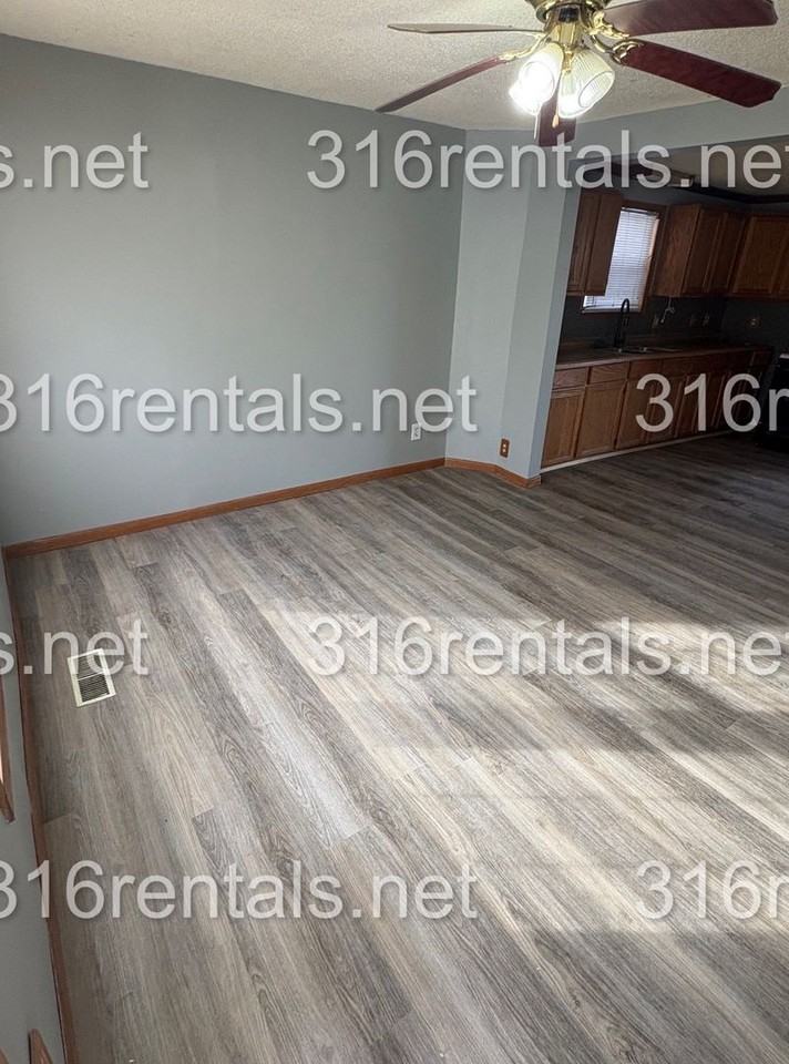 420 E 6th St - Photo 6 of 15