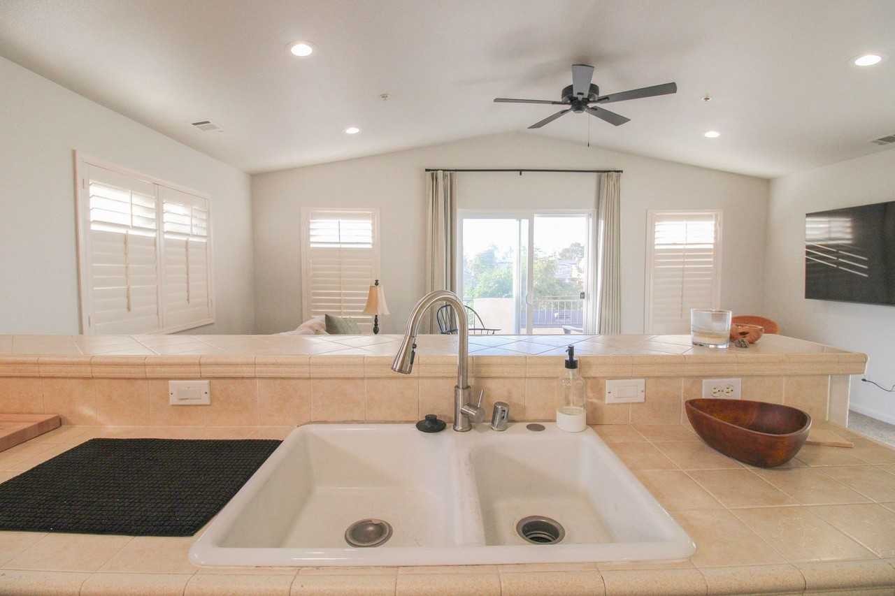 253 N 5th St - Photo 4 of 20