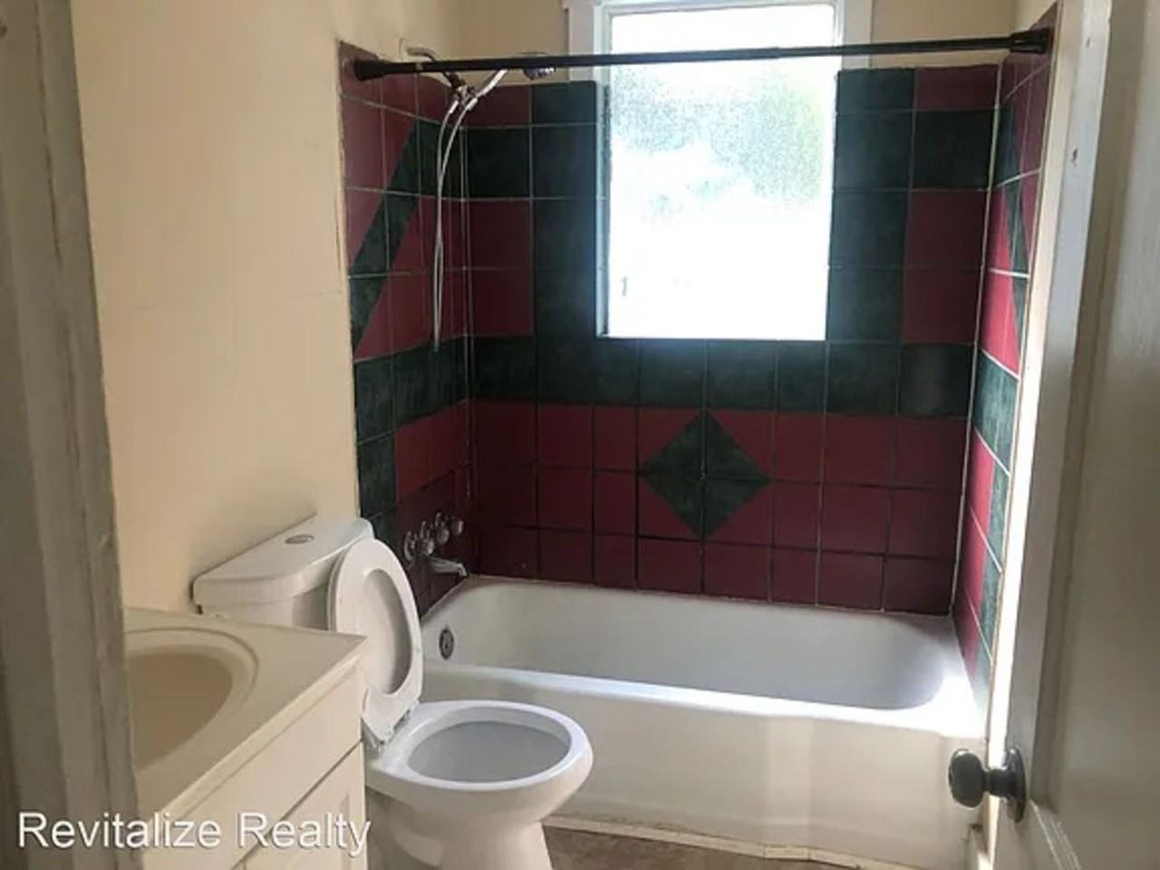 1905 Pake Ave - Photo 5 of 15