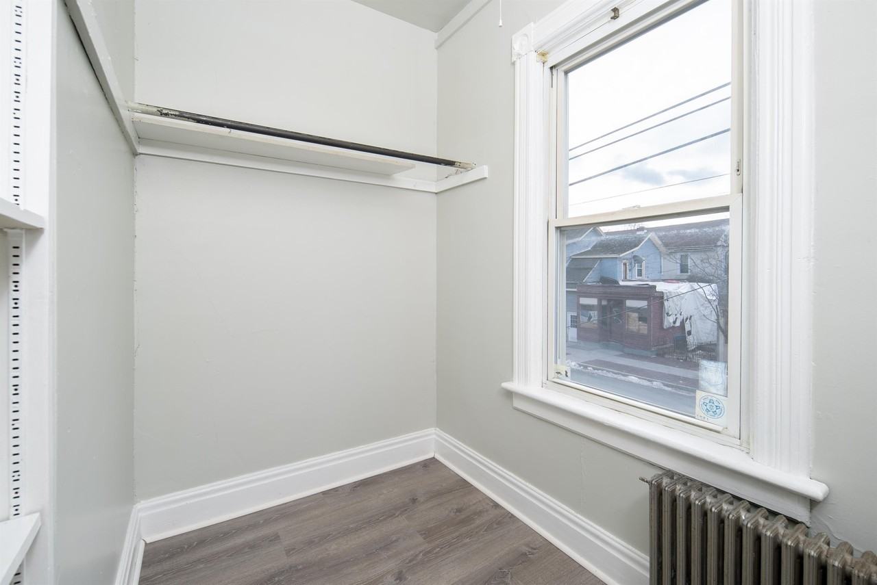 13 112th St #2F - Photo 2 of 21