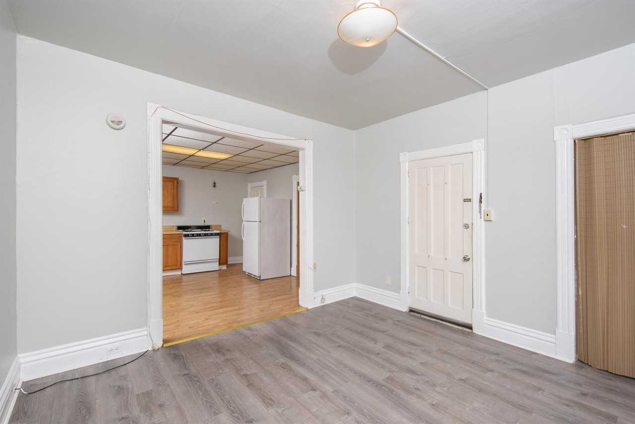 13 112th St #2F - Photo 6 of 21