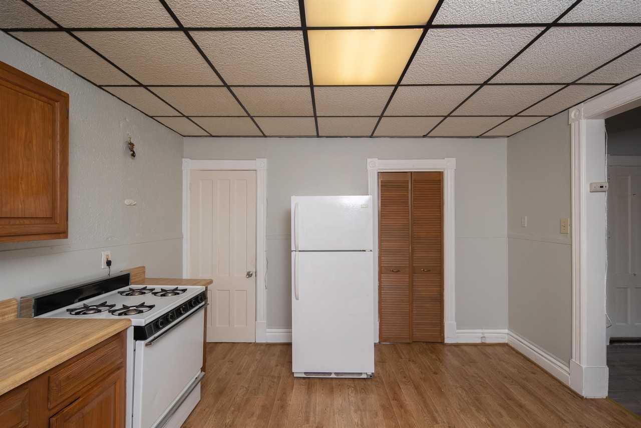 13 112th St #2F - Photo 7 of 21