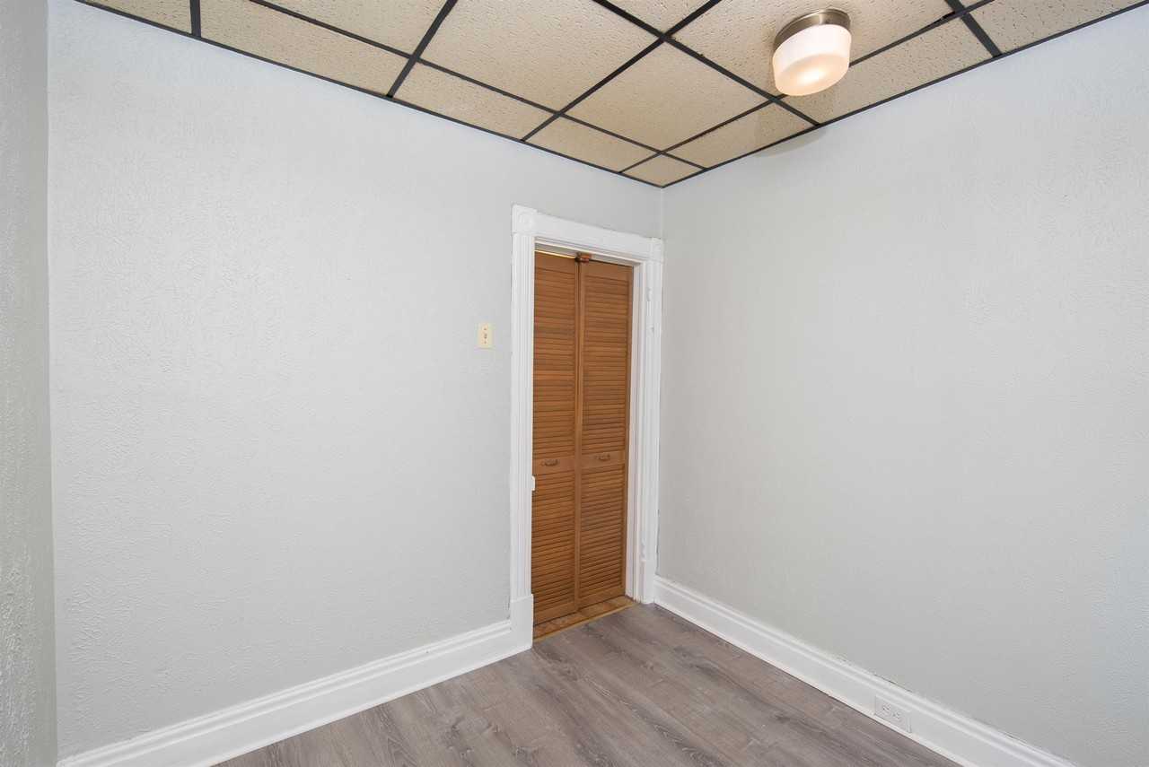 13 112th St #2F - Photo 5 of 21