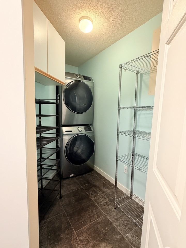 8655 Jones Rd - Photo 6 of 19