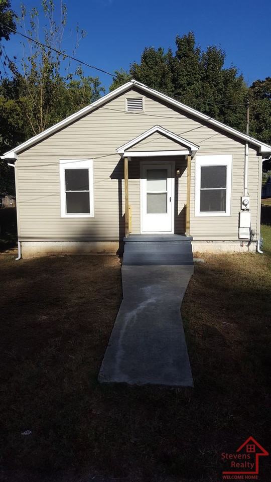 1123 Massachusetts Ave - Photo 2 of 12