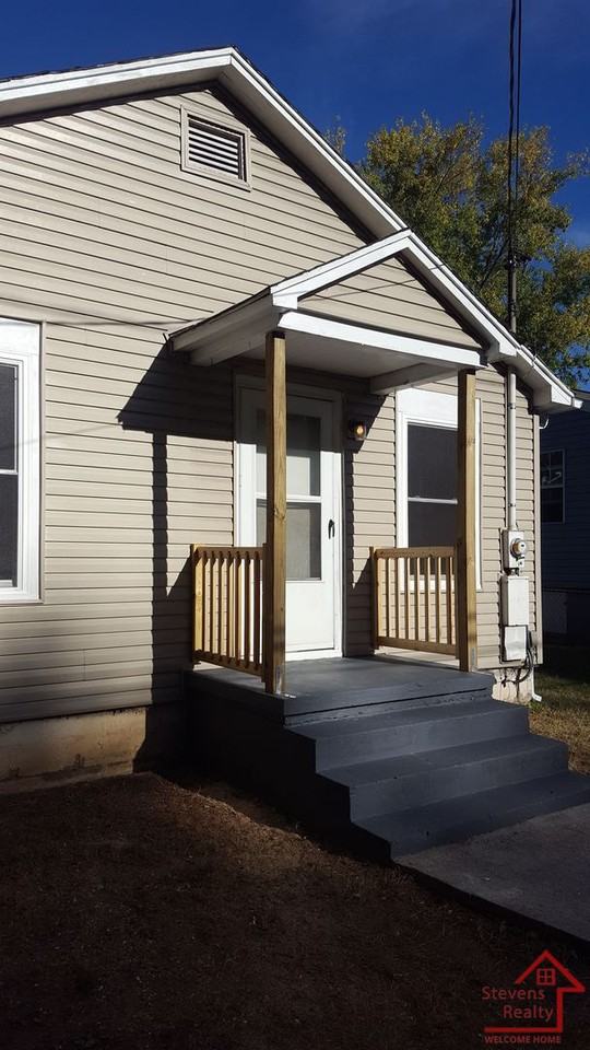 1123 Massachusetts Ave - Photo 3 of 12