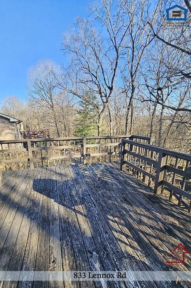 833 Lennox Rd - Photo 7 of 32