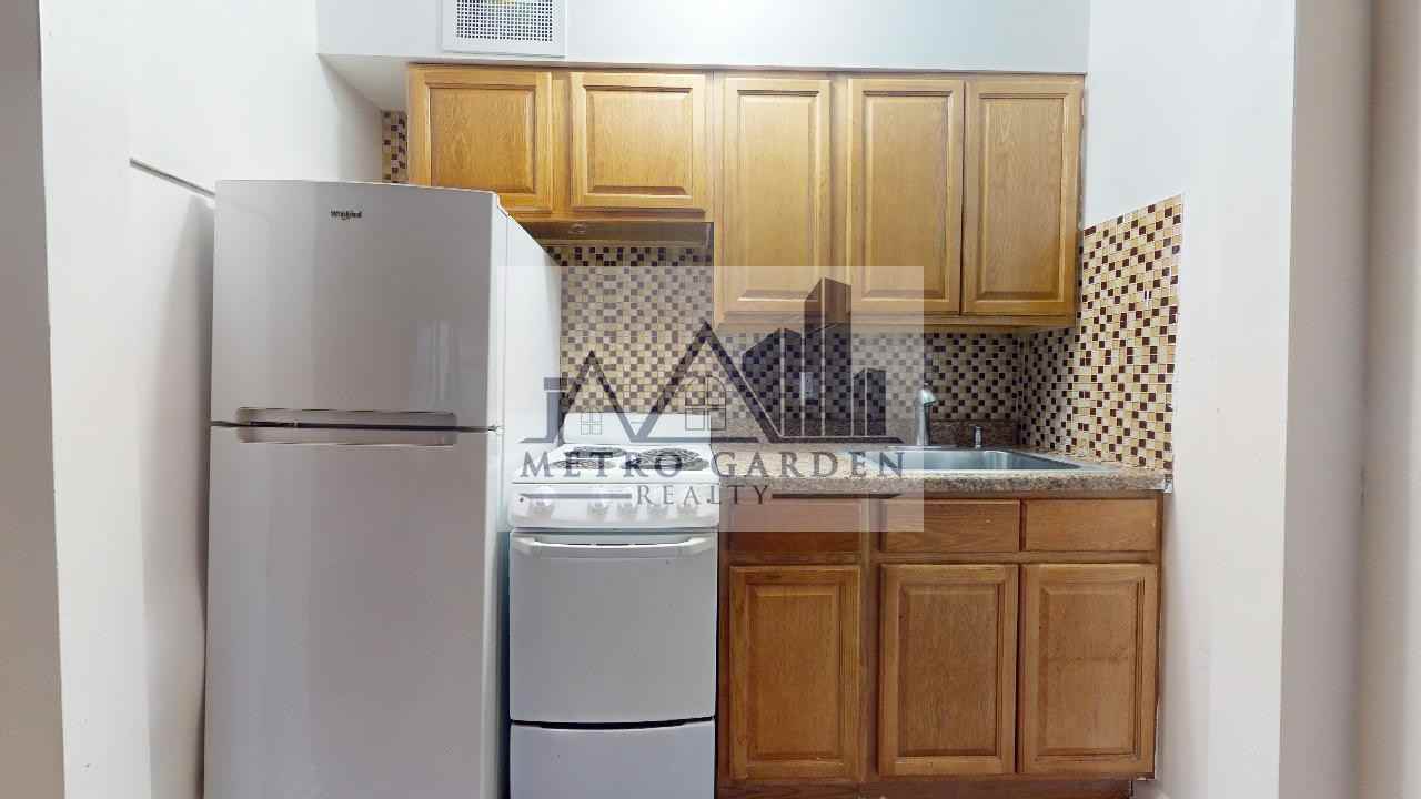 66-55 Booth Street #8 - Photo 4 of 11