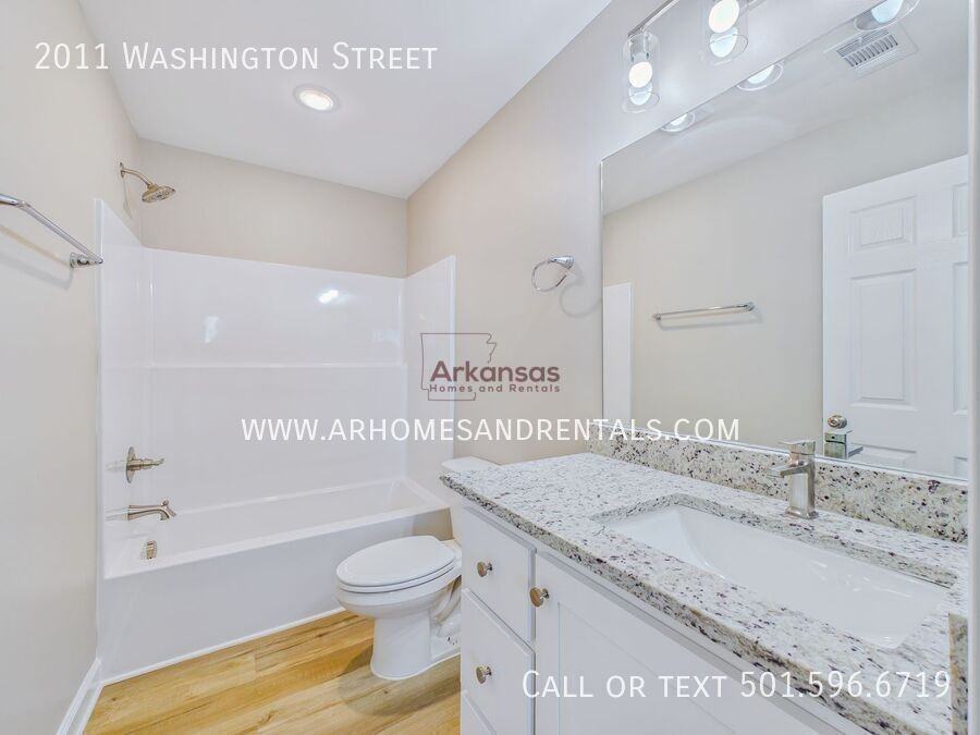 2011 Washington St - Photo 7 of 11