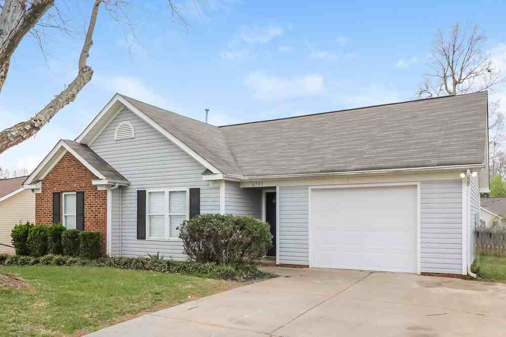 6705 Rain Creek Way - Photo 3 of 16