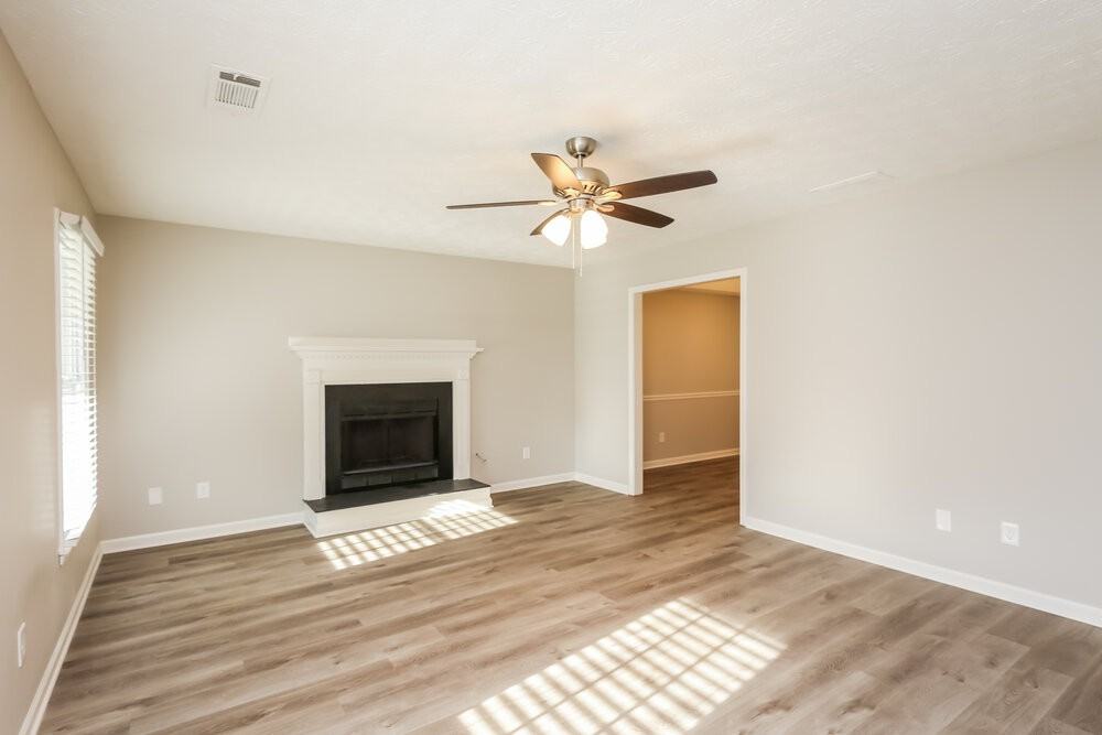 483 Rhett Dr - Photo 7 of 17