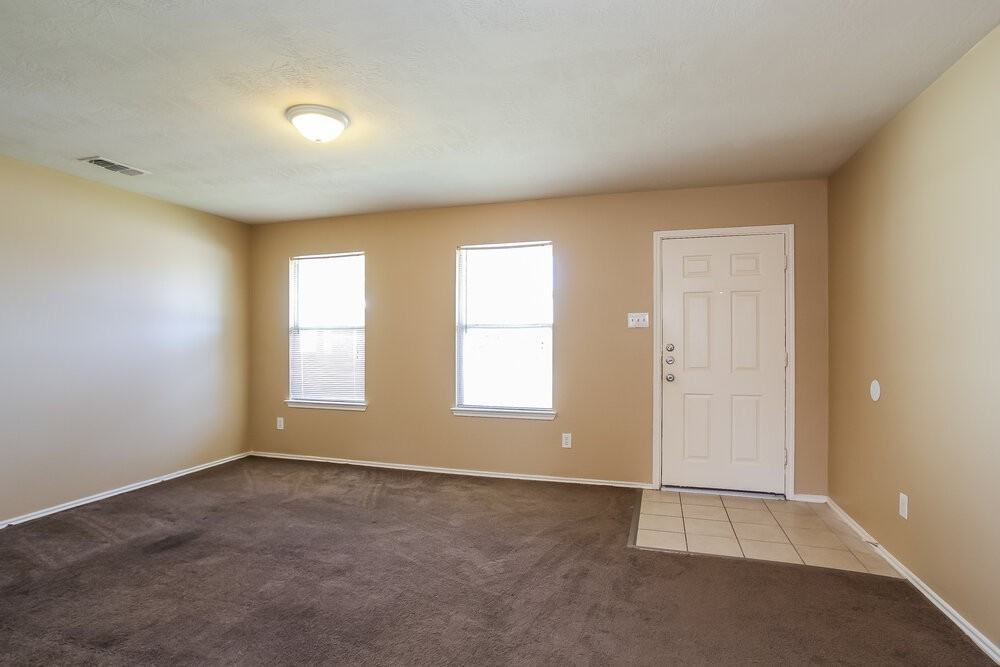 21211 Linden House Ct - Photo 5 of 25