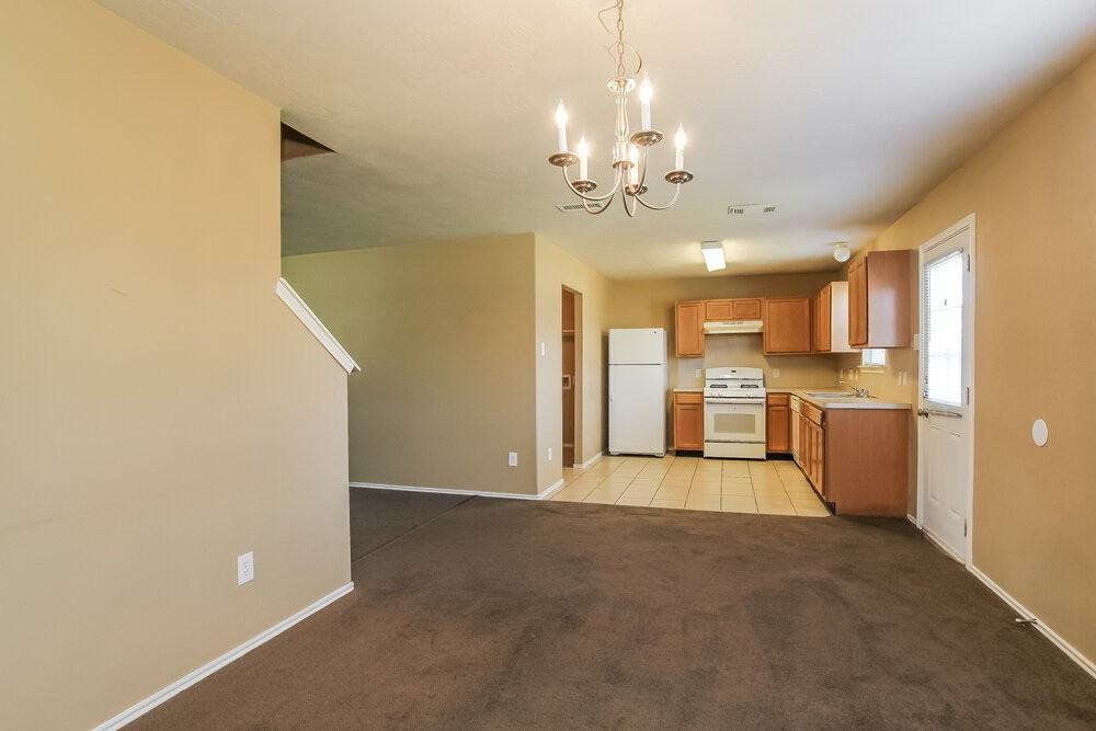 21211 Linden House Ct - Photo 7 of 25