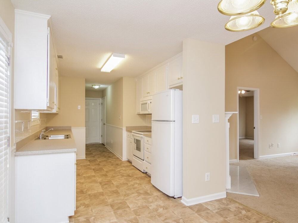 1136 Larkspur Dr - Photo 5 of 22