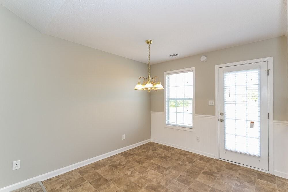 1136 Larkspur Dr - Photo 6 of 22