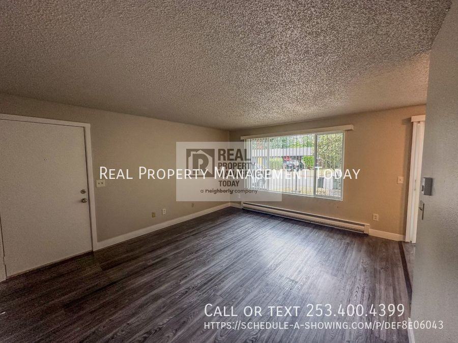 1414 Josephine Ct Se - Photo 3 of 9