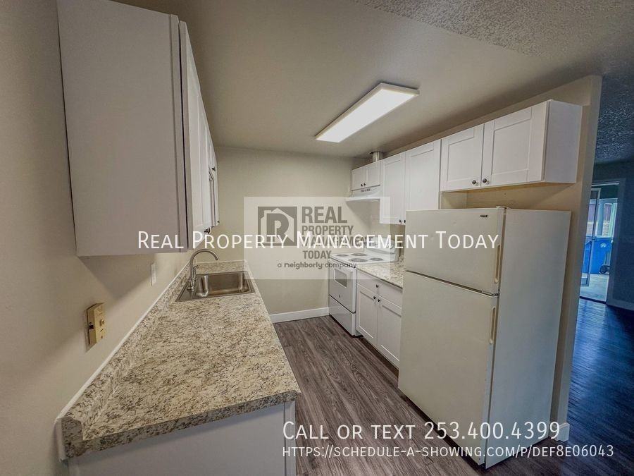 1414 Josephine Ct Se - Photo 4 of 9