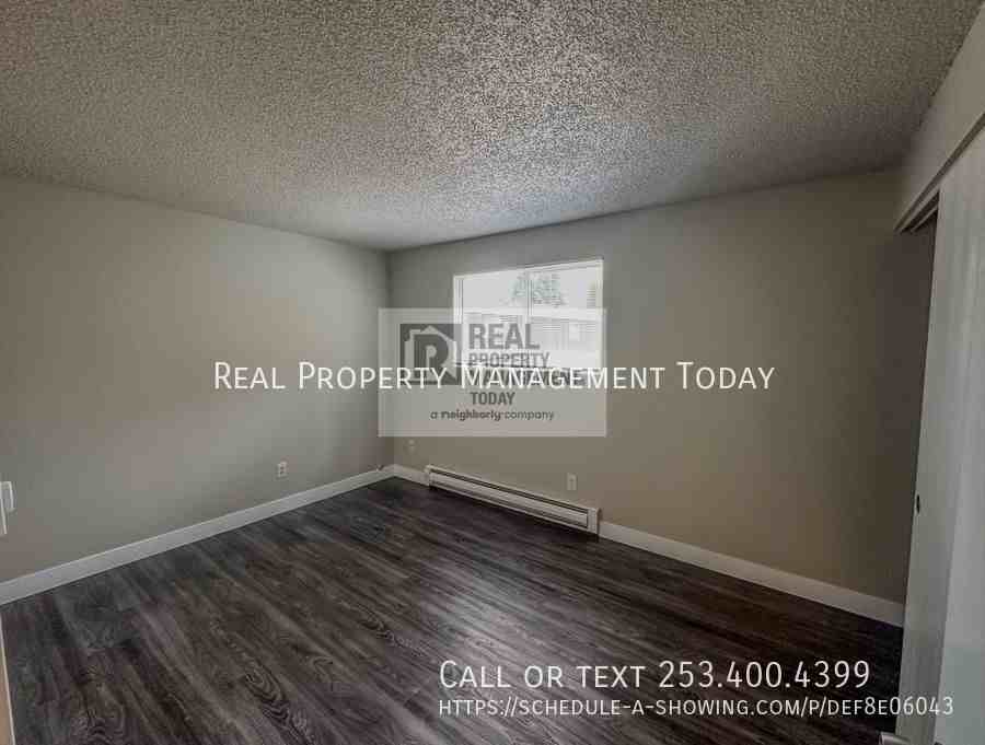 1414 Josephine Ct Se - Photo 6 of 9