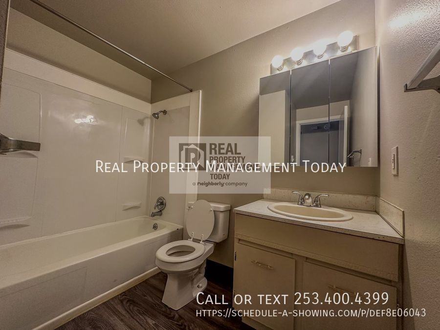 1414 Josephine Ct Se - Photo 7 of 9