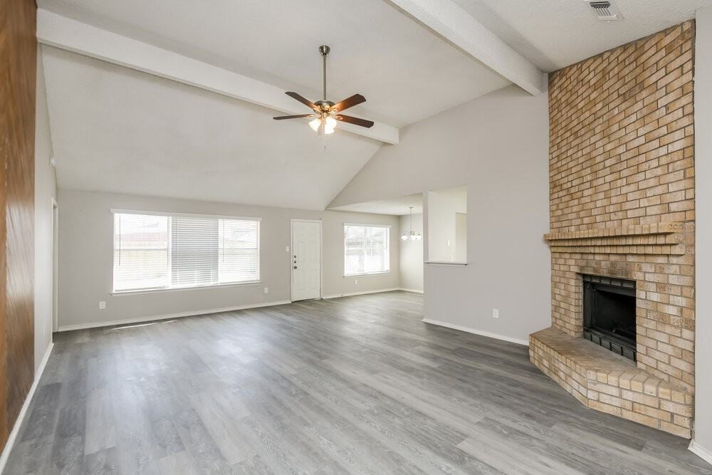 8221 Cloverglen Ln - Photo 2 of 16