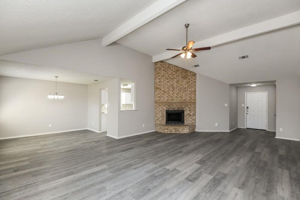 8221 Cloverglen Ln - Photo 4 of 16