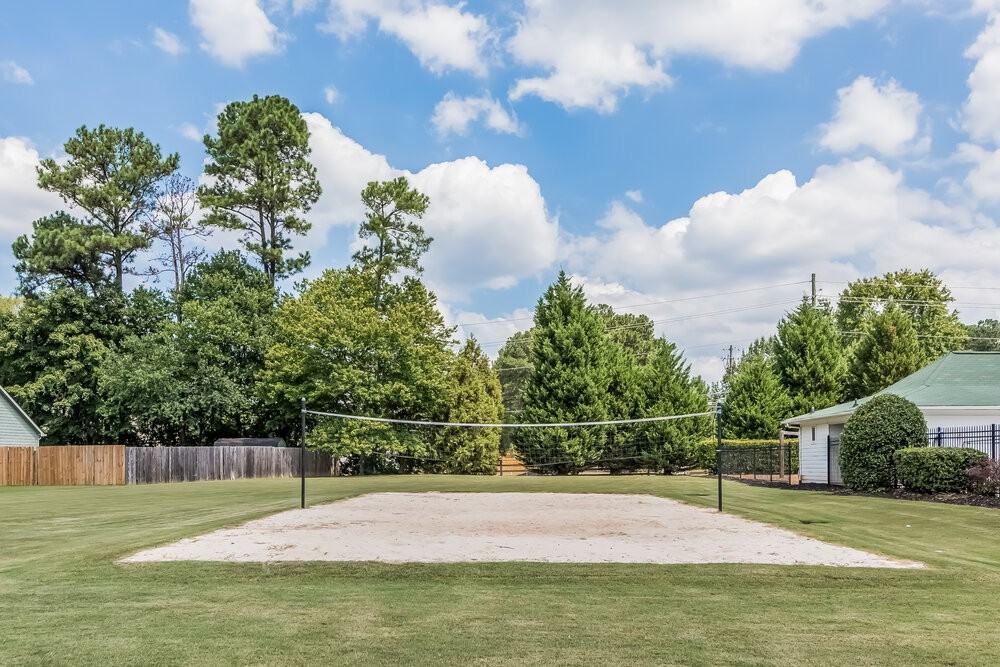 4937 Lake Park Ln - Photo 3 of 6