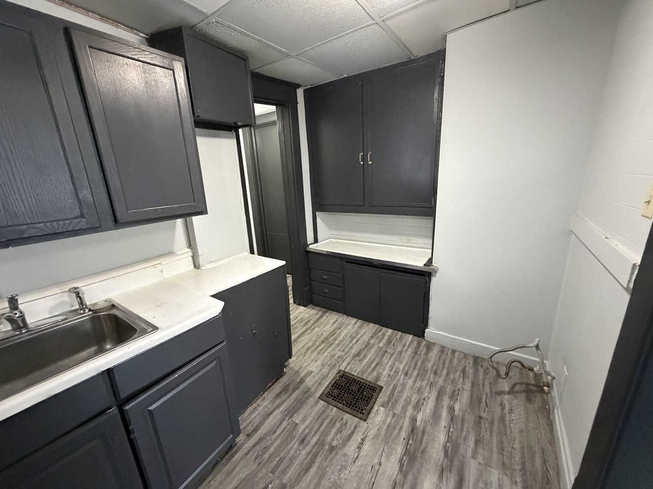 505 N Collett St - Photo 2 of 15