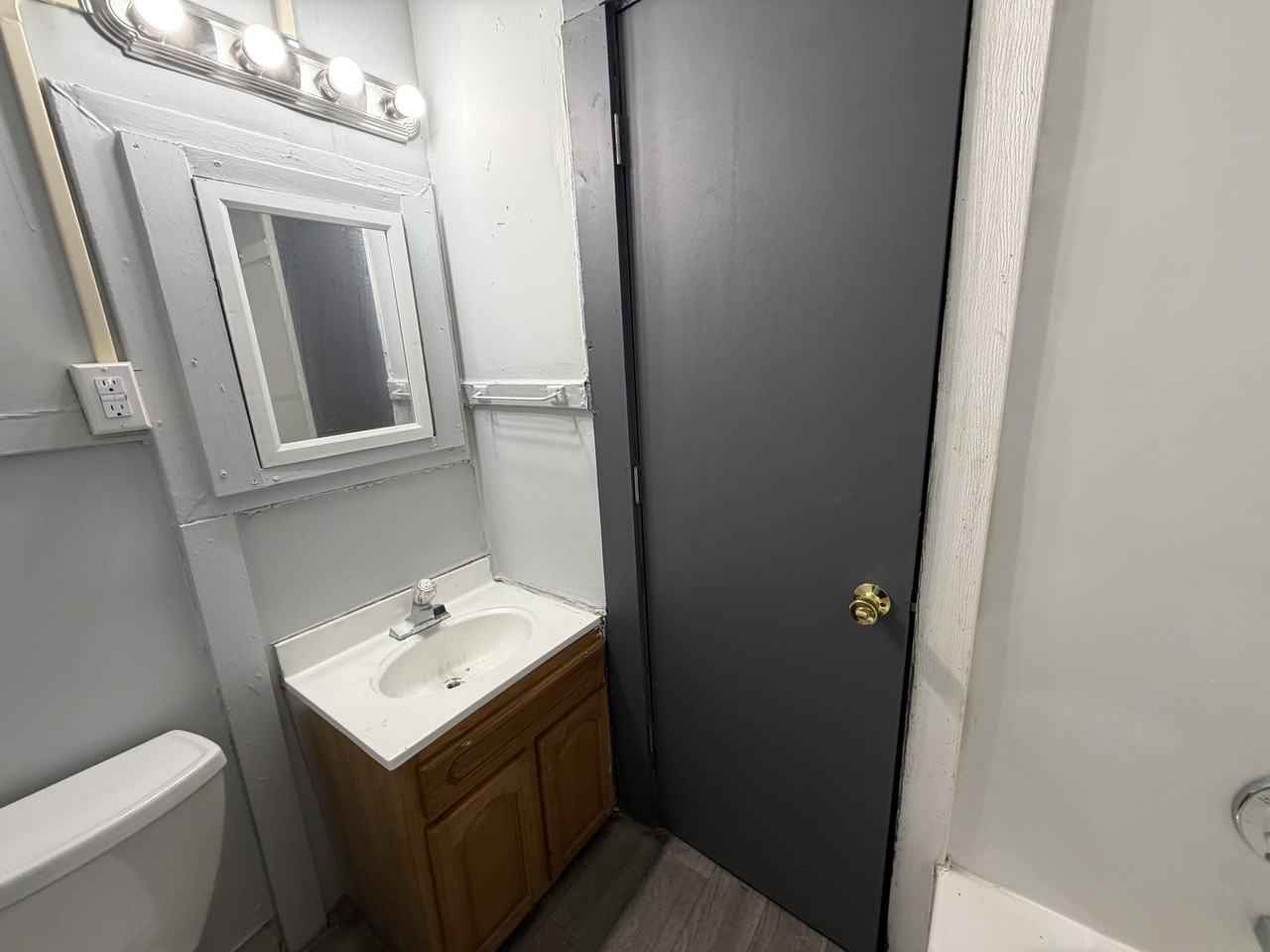 505 N Collett St - Photo 5 of 15