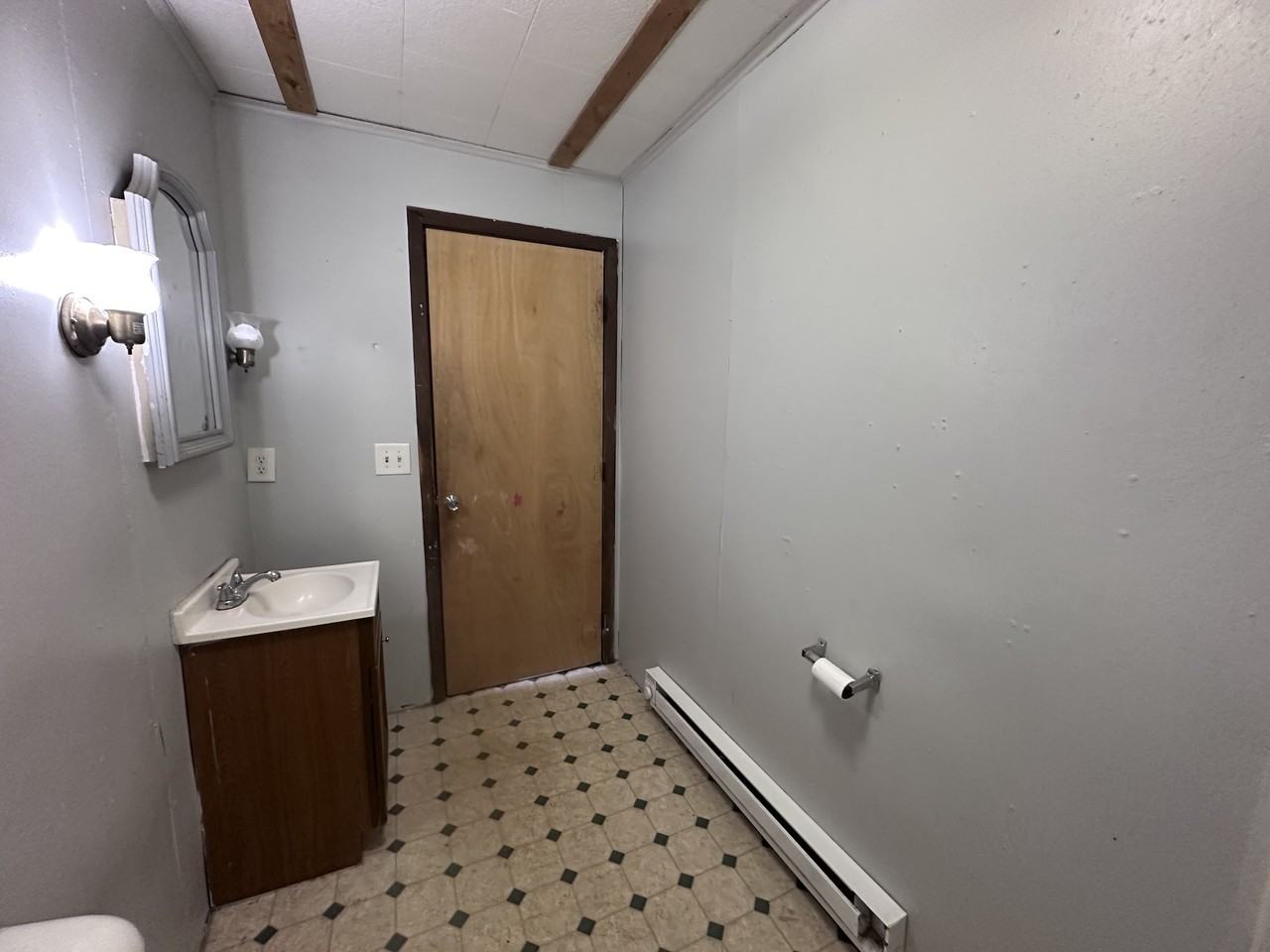 208 E English St #E - Photo 5 of 11