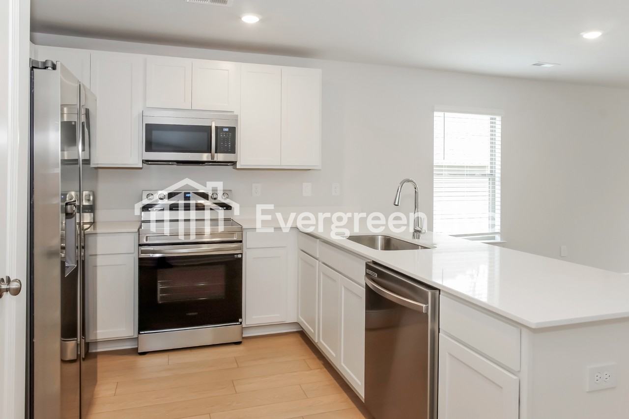 22693 Dashwood Ln - Photo 6 of 16