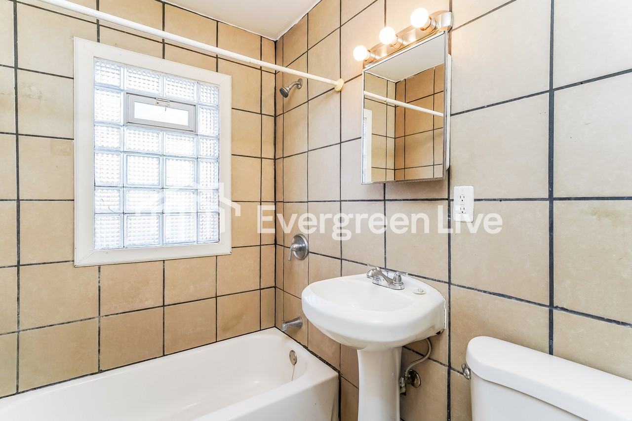 5704 N 38th St - Photo 7 of 15