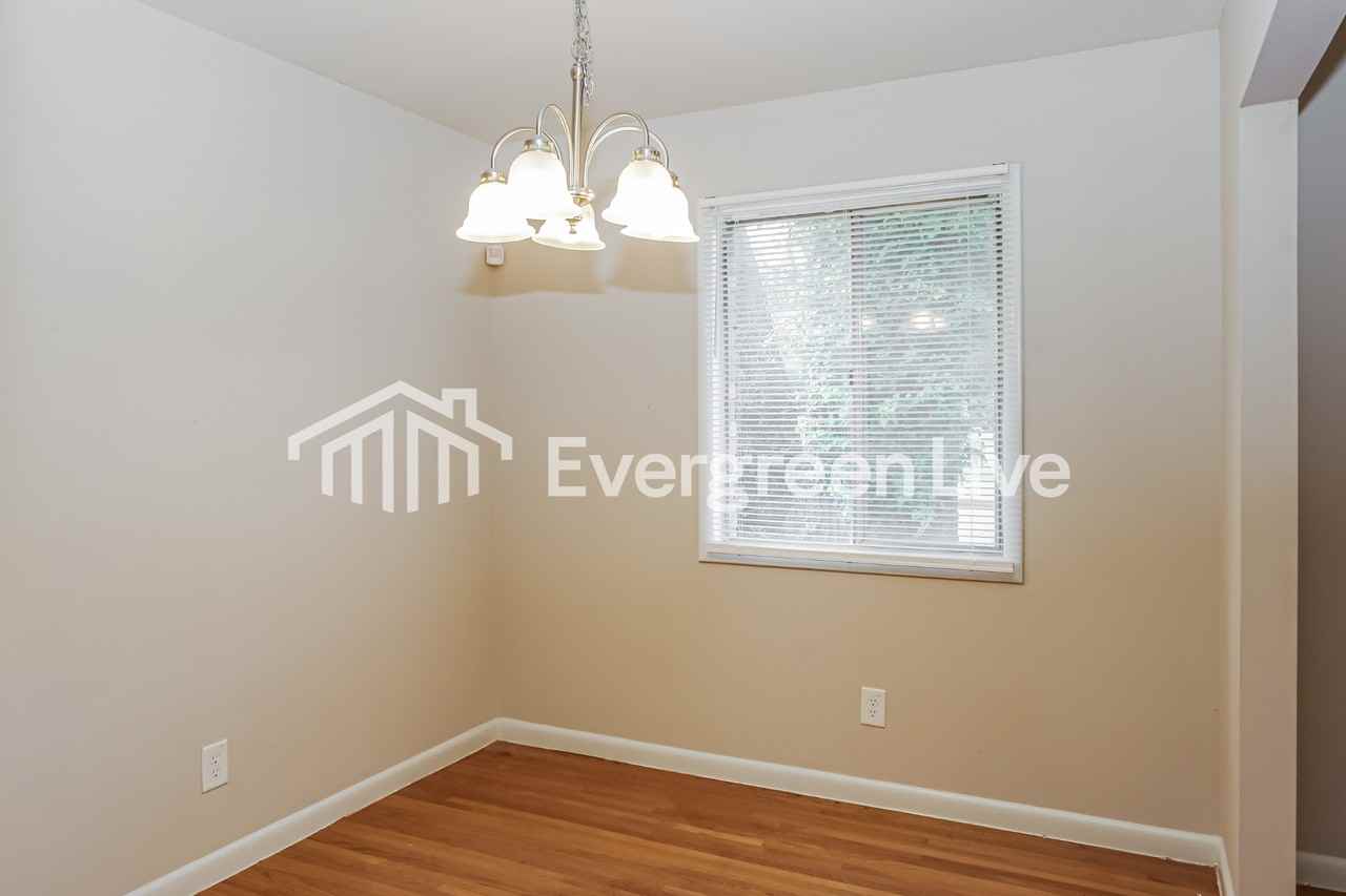 2620 Rockwell Rd Nw - Photo 5 of 15