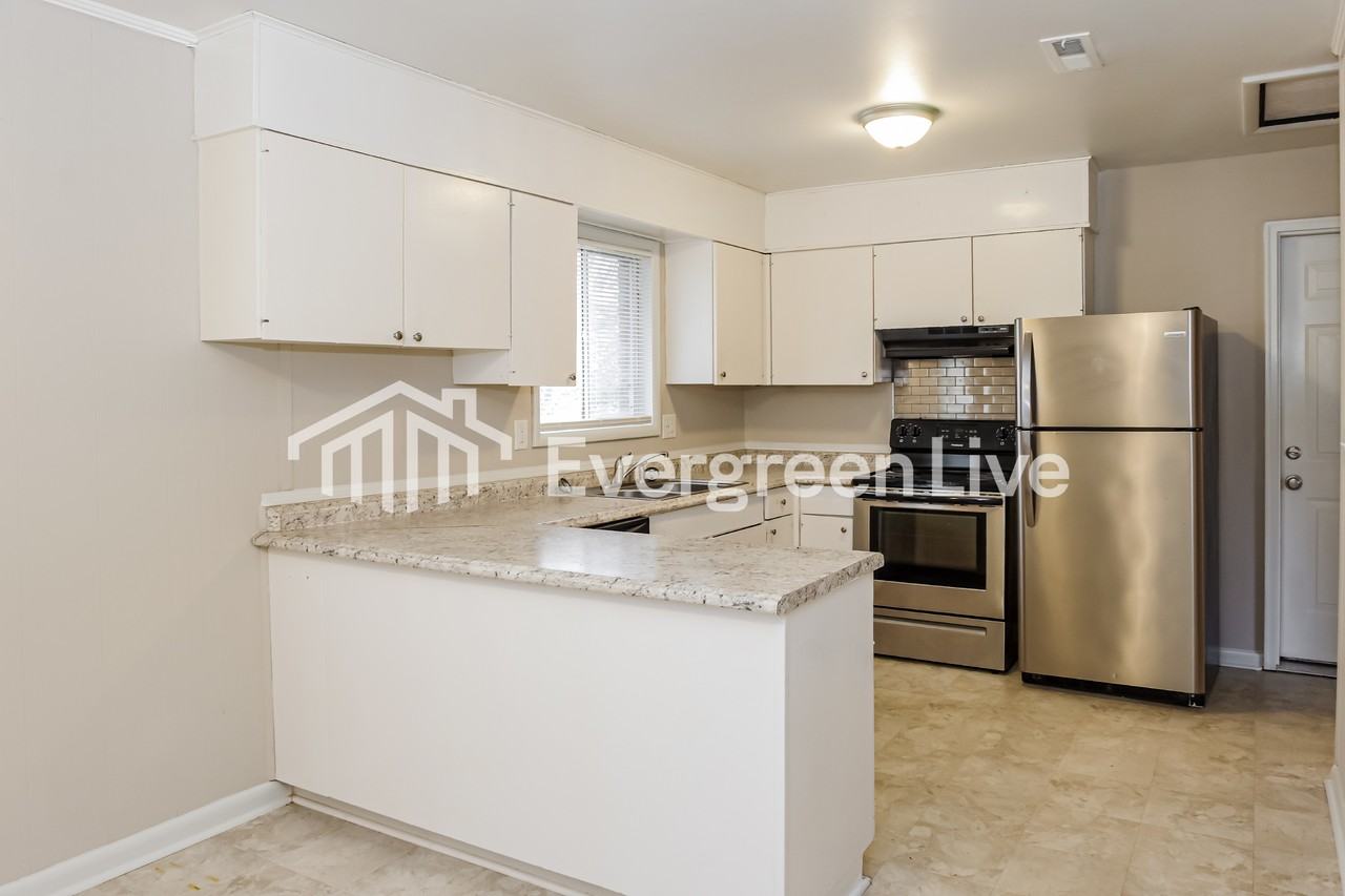 2620 Rockwell Rd Nw - Photo 6 of 15