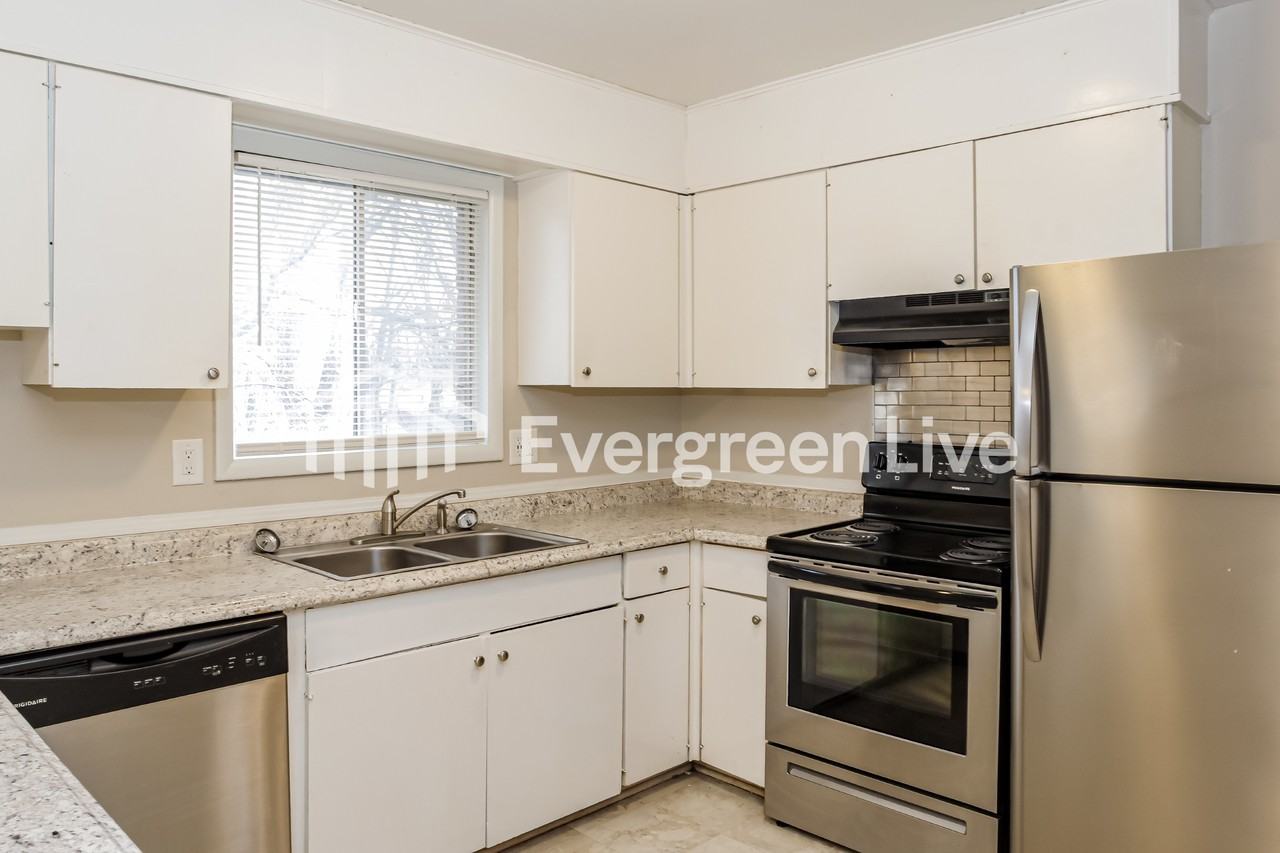 2620 Rockwell Rd Nw - Photo 7 of 15