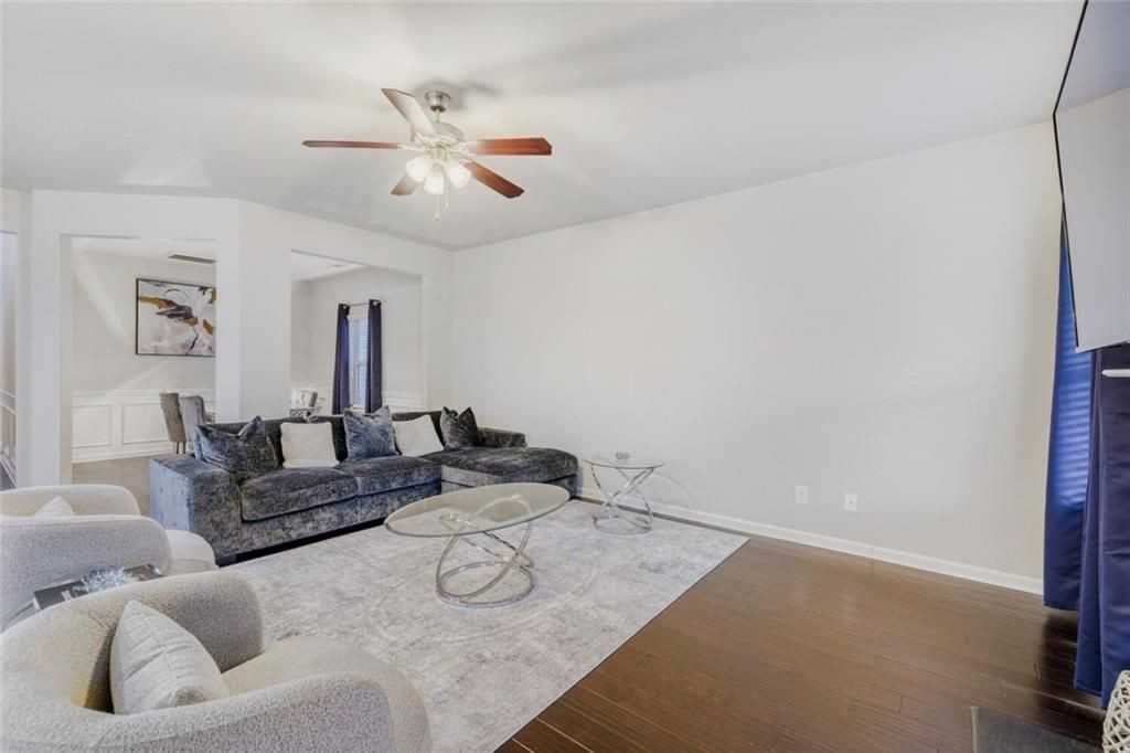 7607 Crawford Ct - Photo 5 of 32