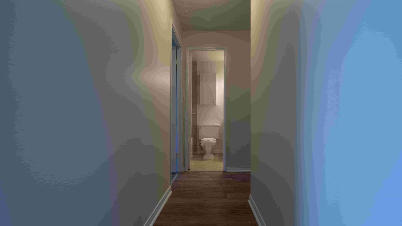 6 Radisson - Photo 4 of 36