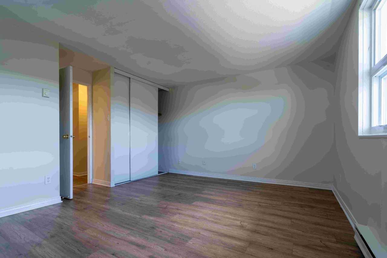 6 Radisson - Photo 5 of 36