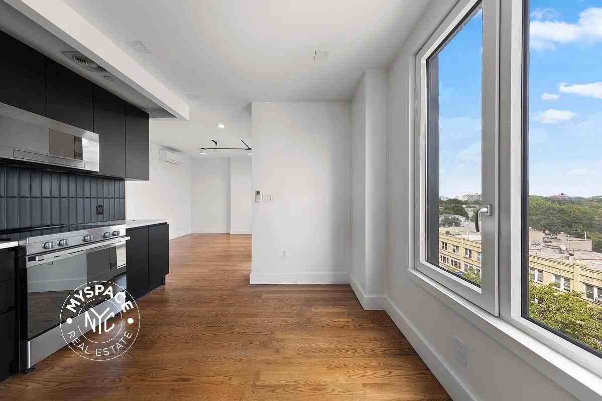 1800 Ocean Ave #7B - Photo 4 of 15