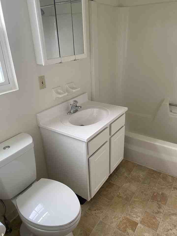 Devonshire Park Apartments - Photo 3 of 14