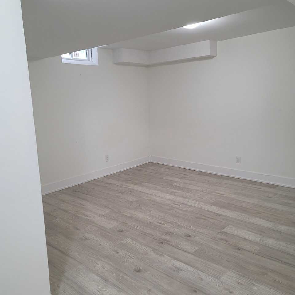 324 Chatfield Dr - Photo 3 of 6