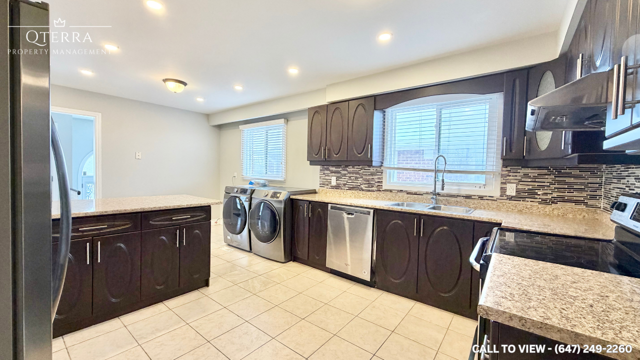 1-208 Meadows Blvd, Mississauga, Ontario L4Z 1J9 - Photo 2 of 10