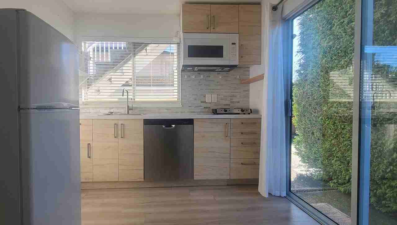 1915 159A Street - Photo 5 of 16