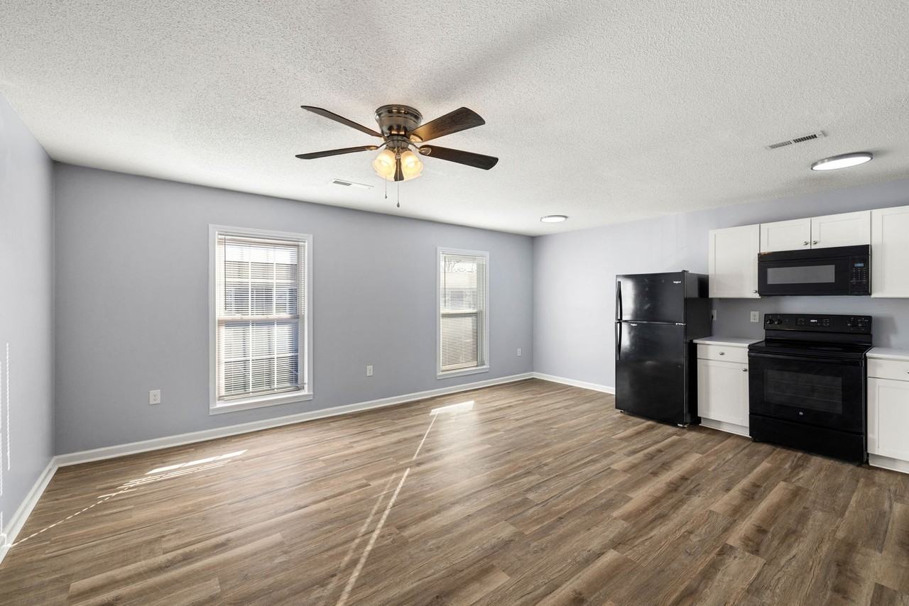 Legacy Commons - Photo 5 of 50