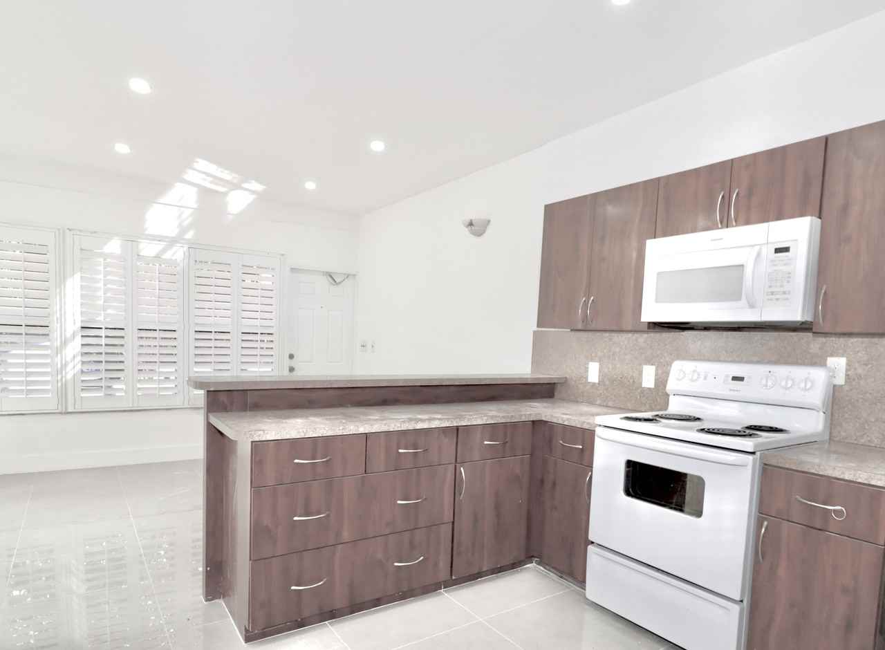 2806 Taylor Street - Photo 3 of 7