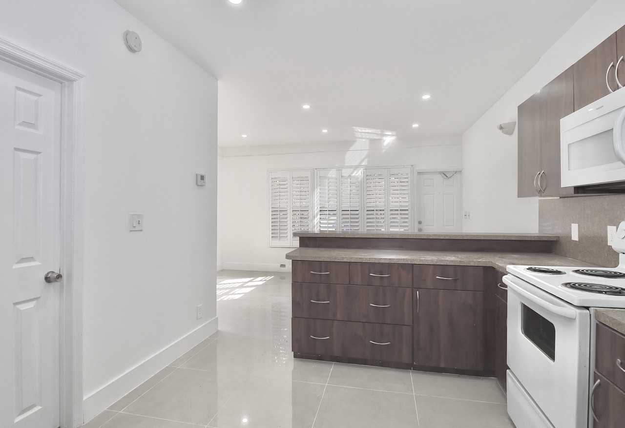 2806 Taylor Street - Photo 5 of 7