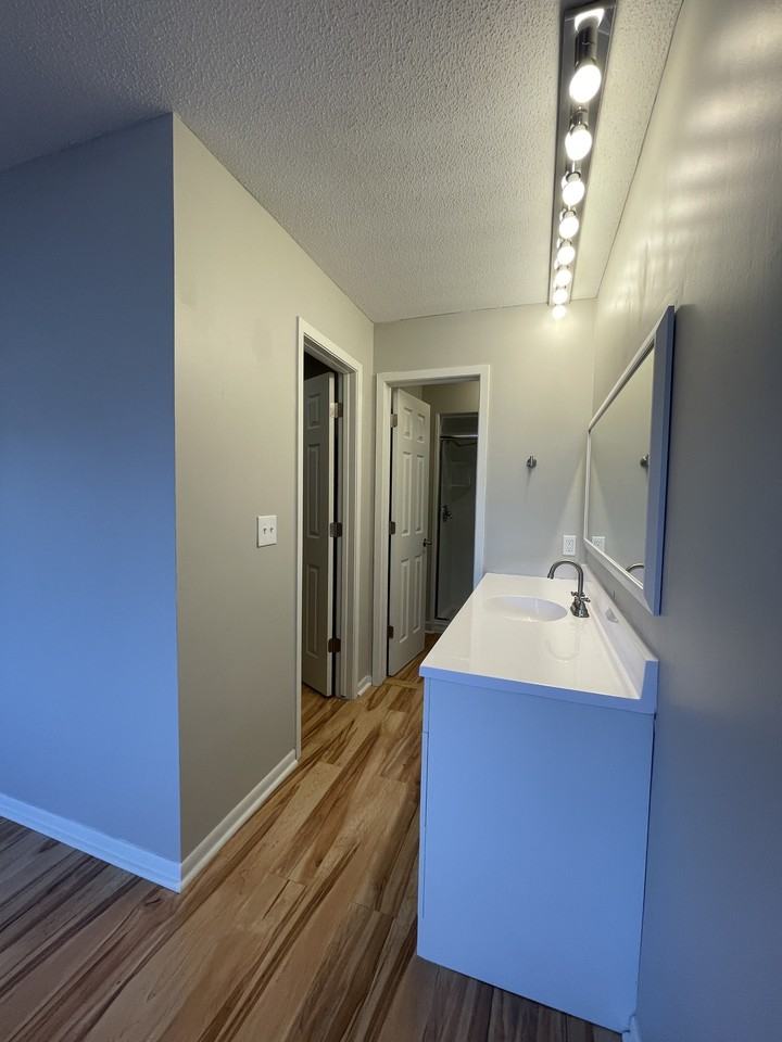 1641 Camelot Ln Ne #0 - Photo 4 of 40